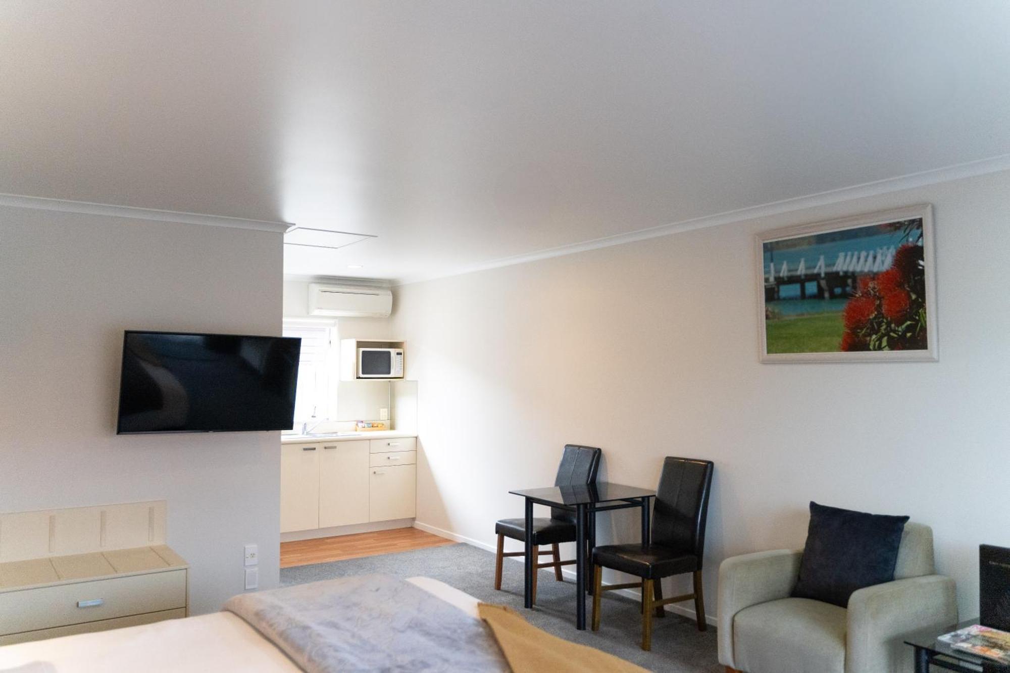 Pacific Coast Motor Lodge ฟากาทาเน ภายนอก รูปภาพ