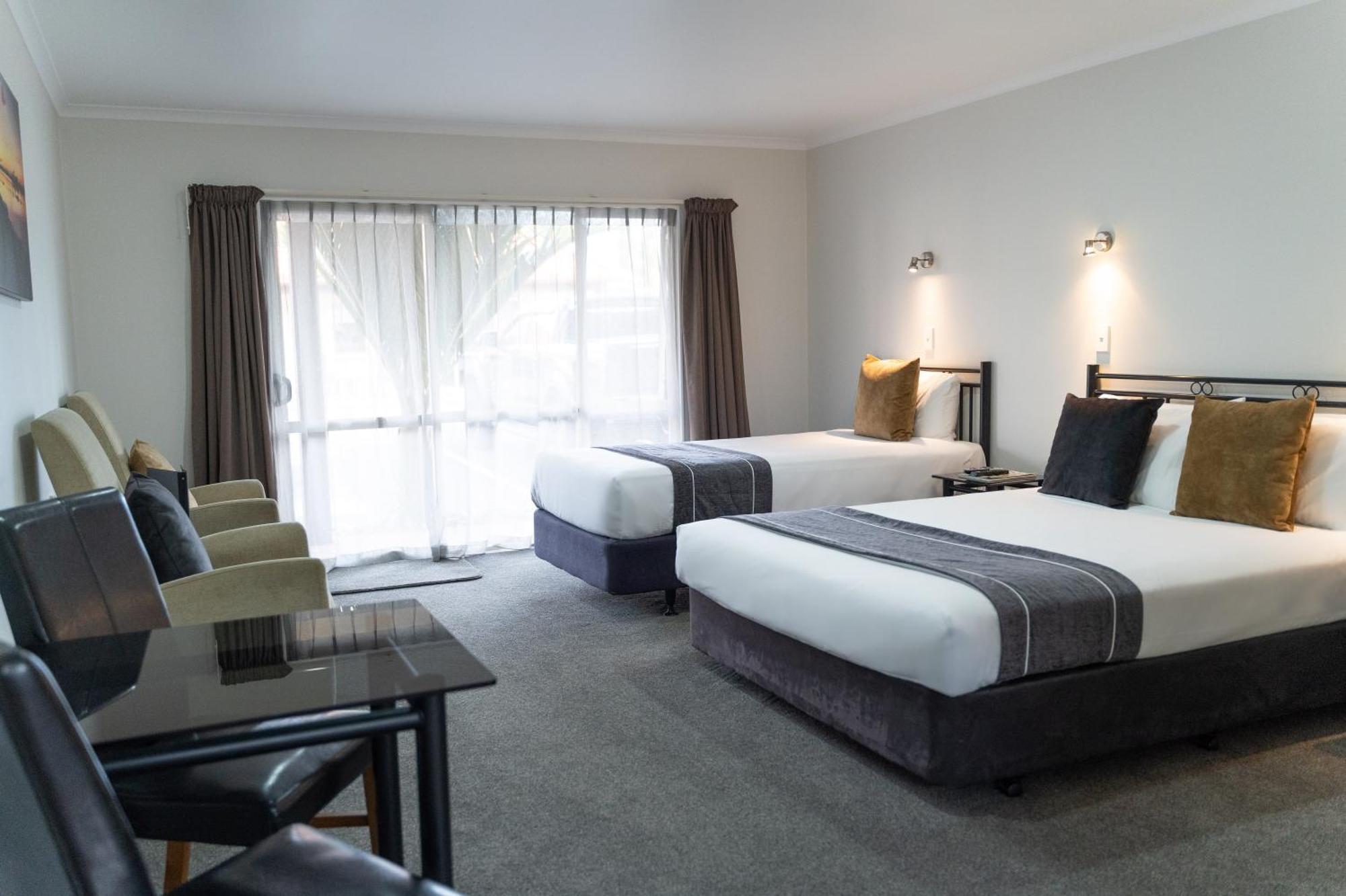 Pacific Coast Motor Lodge ฟากาทาเน ภายนอก รูปภาพ