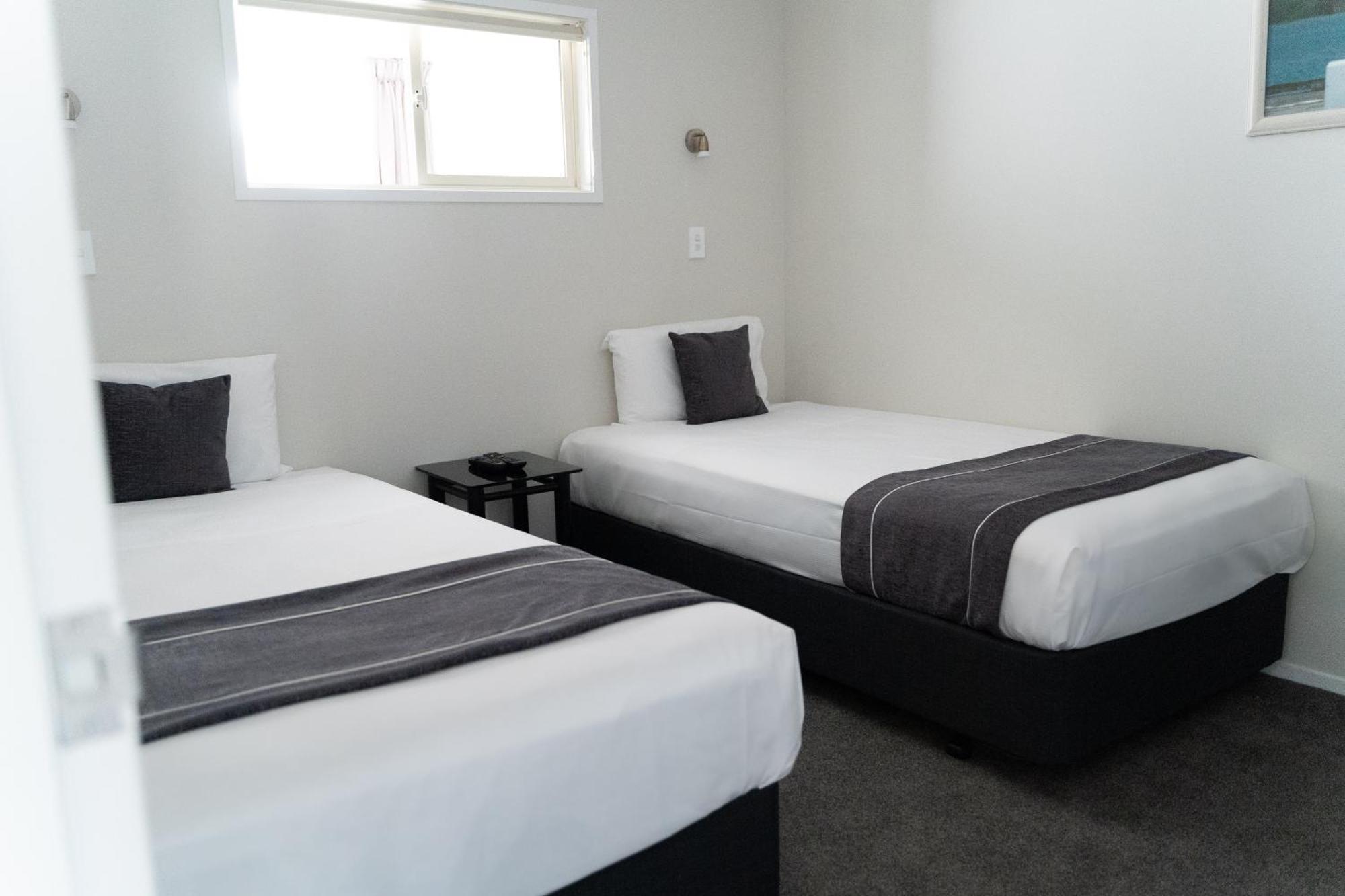 Pacific Coast Motor Lodge ฟากาทาเน ภายนอก รูปภาพ