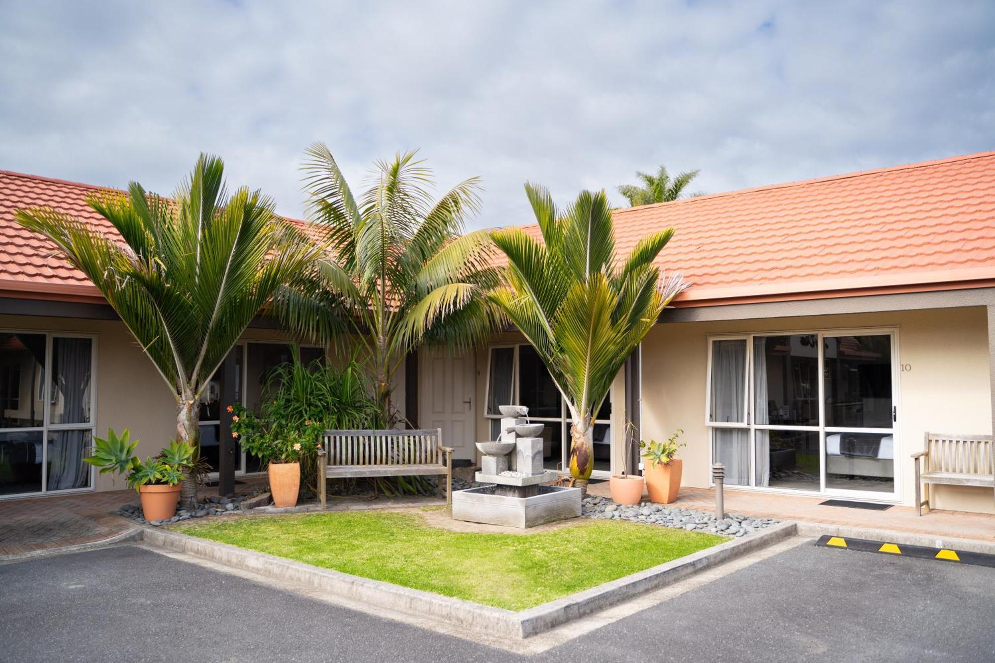 Pacific Coast Motor Lodge ฟากาทาเน ภายนอก รูปภาพ