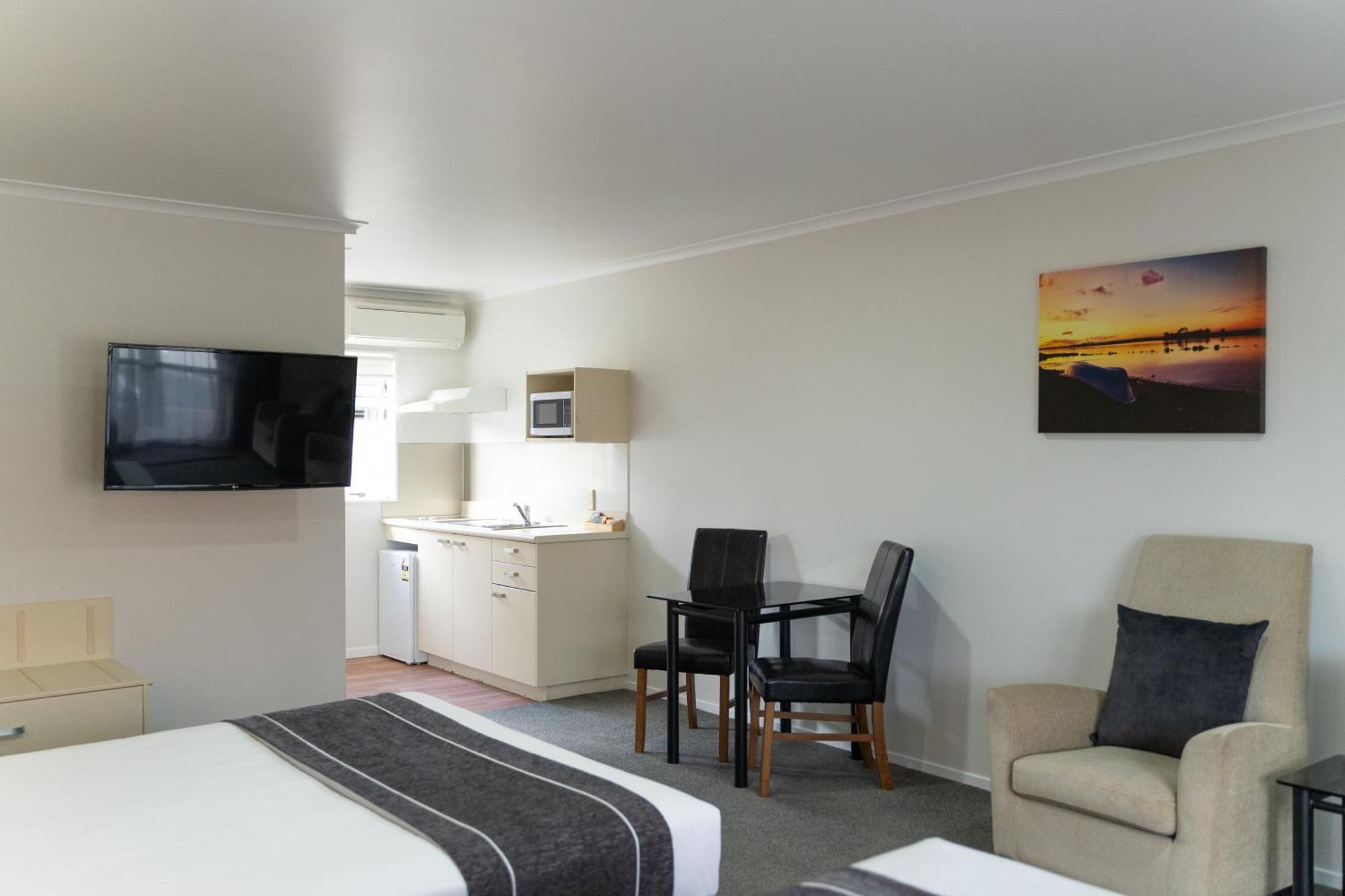 Pacific Coast Motor Lodge ฟากาทาเน ภายนอก รูปภาพ